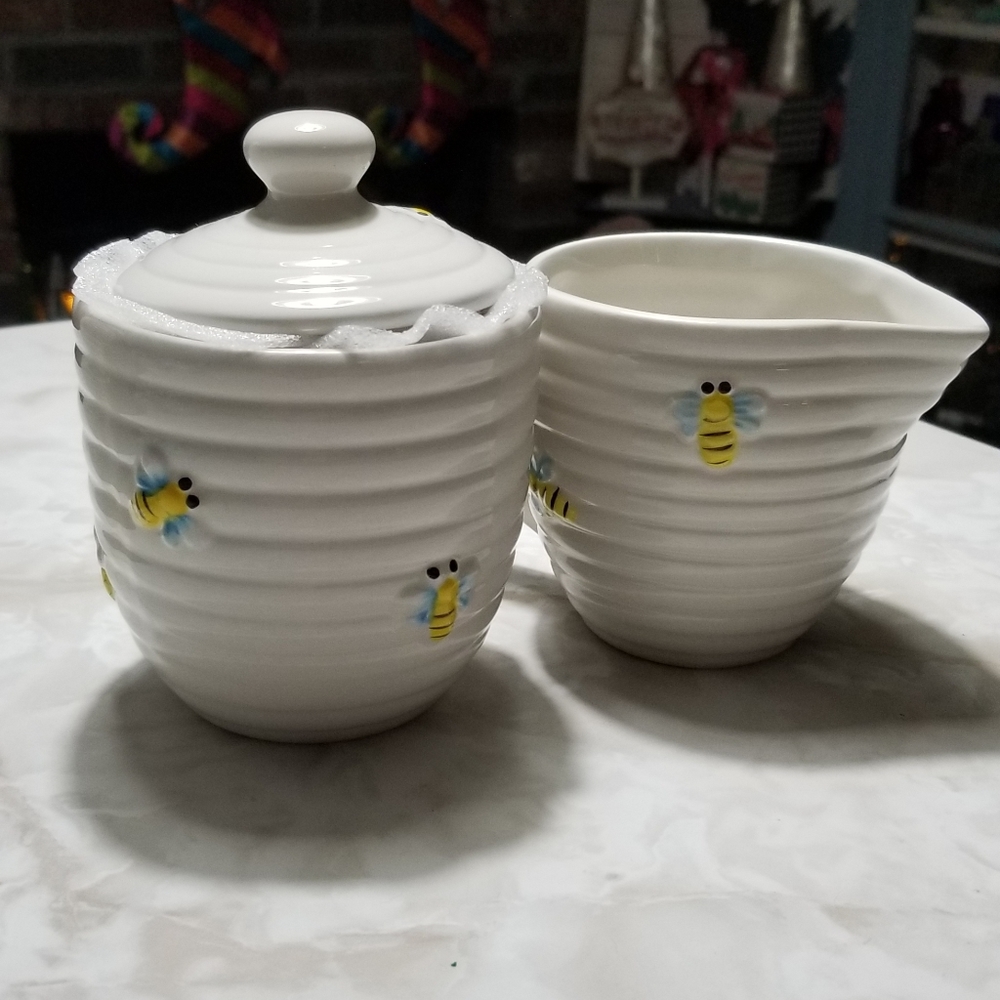 Bumblebee honeybee home Essentials cream sugar bowl bee beehive home Essentials